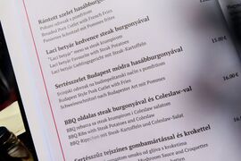Die Speisekarte in 4 Sprachen