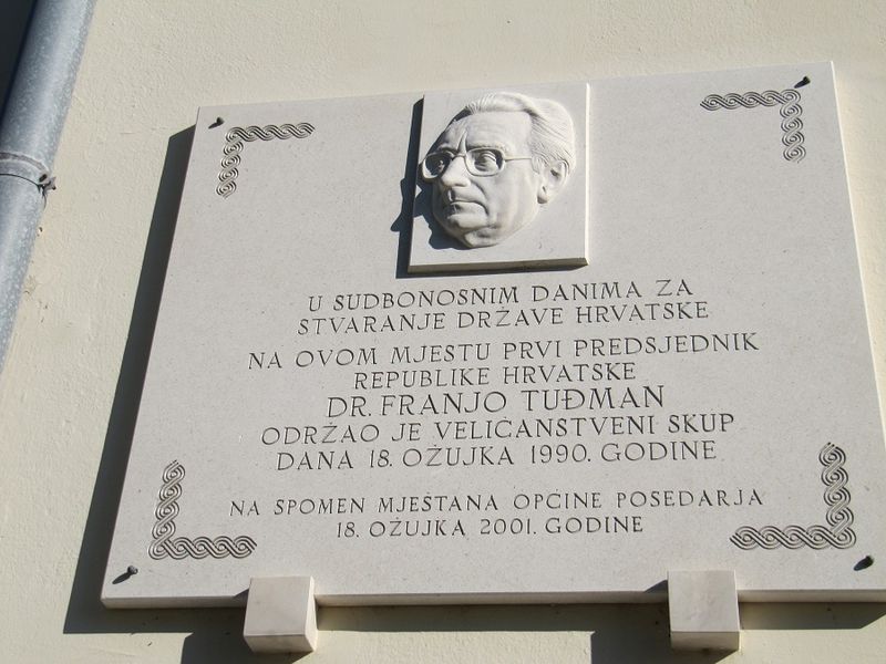 Datei:Franjo Tuđman Platz der Rede 1990 k.jpg