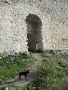 Durch den zweiten Eingang gelangt man ins Innere der Burg